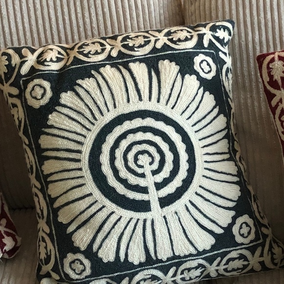 Oka embroidered cushion covers - Picture 2 of 4